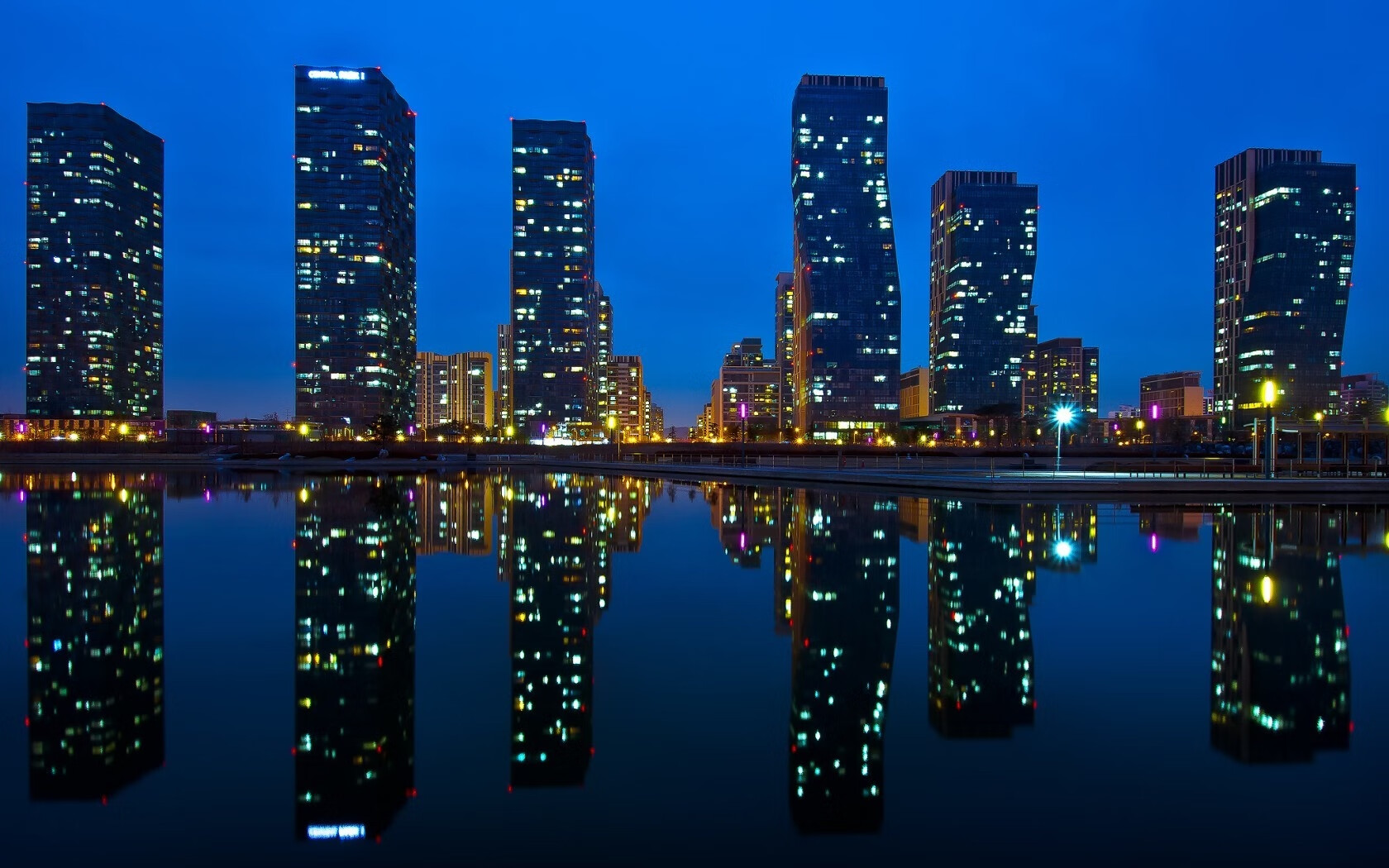 职业联赛推动转会流程透明化建立公开信息平台，职业选手的转会费归谁